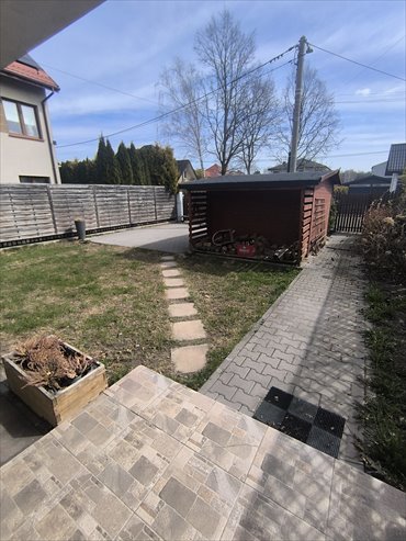 Nowoczesny segment 93,66 m² z poddaszem, kominkiem i fotowoltaiką dom Kobyłka, Borysów