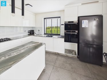 Do sprzedania nowoczesny dom 210 m² z dwoma wejściami w Rębiechowie dom Rębiechowo, Niezapominajki
