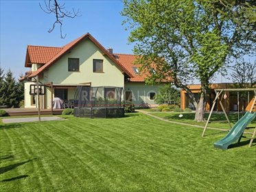 Przestronny dom 229 m² na dużej działce 18,5a z ogrodem i garażem dom Ręków