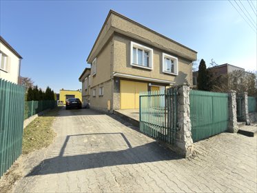 Dom z 8 pokojami, garażem i tarasem w Pniewach dom Pniewy, Słoneczna