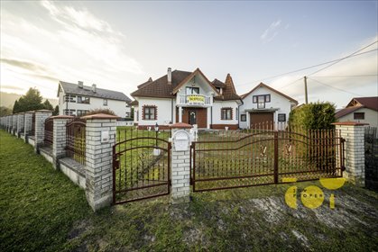 Urokliwy dom w stylu zamku z kominkiem i tarasem dom Równia