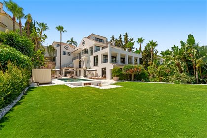 Do sprzedania nowoczesna willa 965 m² z panoramicznym widokiem dom Nueva Andalucia