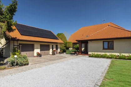 Dom 220 m² z ogrodem - garaż dwustanowiskowy, fotowoltaika dom Wrocław, Jerzmanowo, Augustyna Kośnego