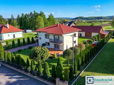Przestronny dom 180 m² z ogrodem i garażami polecam dom Besko, Wiejska