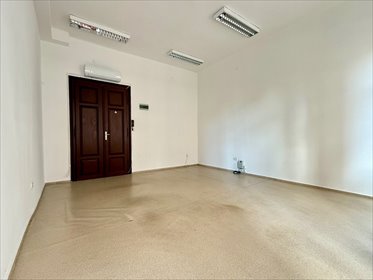 Na wynajem przestronny lokal 38 m² w centrum Bielska-Bała lokal użytkowy Bielsko-Biała, Adama Mickiewicza