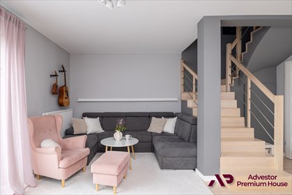 Skrajny segment z ogrodem, tarasem i poddaszem 95 m² dom Zalasewo, Planetarna