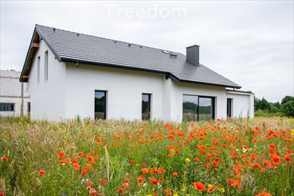Funkcjonalny dom z poddaszem do adaptacji w Zdziechowie dom Zdziechów