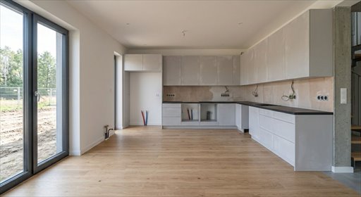 Sprzedam komfortowy dom 92 m² w Słominie z 2 miejscami parkingowymi dom Słomin, Biedronki