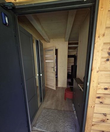 Urokliwy domek 45 m² z dużą działką i blisko jeziora. dom Gorzewo