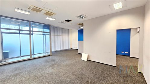Nowoczesny lokal biurowo-usługowy z witryną i parkingiem lokal użytkowy Kraków, Płaszów, Kamieńskiego
