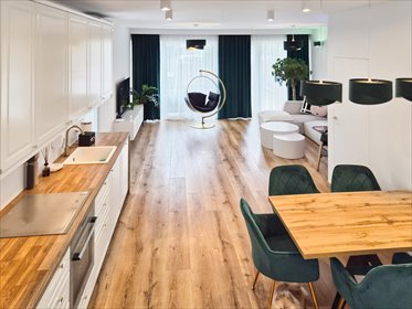 Skrajny segment 130 m² z ogrodem, garażem i jacuzzi dom Warszawa, Białołęka, Ostródzka