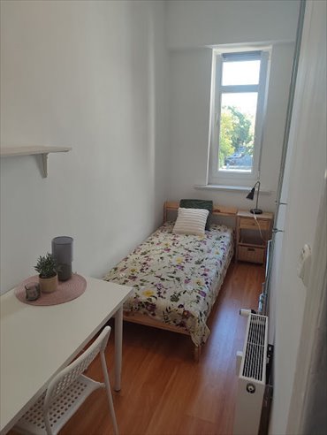 Pokój 6,4 m² w Katowicach Centrum - umeblowany i blisko komunikacji pokój Katowice, Centrum, Raciborska