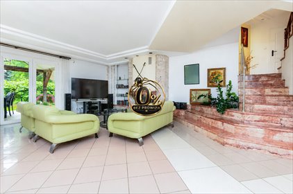 Sprzedam dom z niezależną częścią usługową 292 m² w Kwirynowie dom Stare Babice