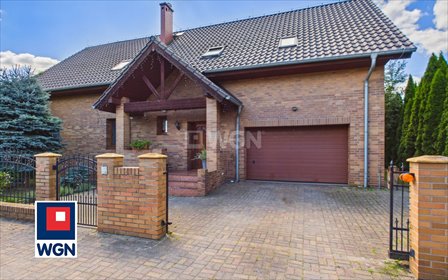 Dom z dwoma niezależnymi mieszkaniami - 264 m² w Osieku dom Osiek, Tulipanowa