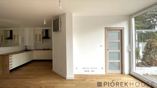 Przestronne 4-pokojowe mieszkanie z tarasem na Pradze mieszkanie Warszawa, Praga-Południe, Libijska
