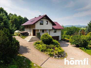 Przestronny dom z przyziemiem na działalność (245 m²) w Lusinie dom Lusina, Kwiatowa