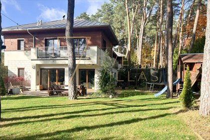 Przestronny dom w Magdalence z garażem i wysokim standardem dom Magdalenka