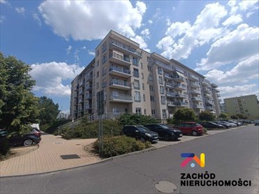 Zamykany garaż 18 m² z automatyczną bramą w Zielonej Górze garaż Zielona Góra, Osiedle Zdrojowe