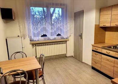Przestronna kawalerka w centrum Zabrza z piwnicą mieszkanie Zabrze, Centrum, Kowalczyka