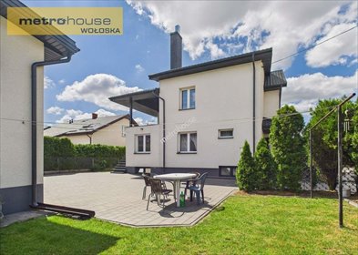 Dom z dwoma niezależnymi mieszkaniami i garażem w Żurominie dom Żuromin, Różana