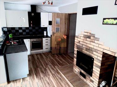 Przestronne 64m2 z ogródkiem i garażem – gotowe do wprowadzenia mieszkanie Lutomia Dolna