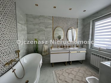 Przestronny dom z panelami fotowoltaicznymi i garażem polecam! dom Nakło nad Notecią, Os. W. Łokietka