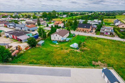 Działka w centrum Liniewa, 2397 m2, asfalt, ogrodzona działka Liniewo