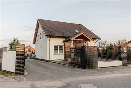 Nowoczesny dom 139,6 m² z ogrodem i tarasem dom Ciecierzyce, Osiedlowa