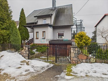 Przestronny dom z niezależnym mieszkaniem i garażem dom Pisz, Zatorowa