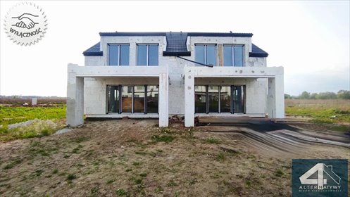 Dom bliźniak z 4 sypialniami, garażem i dużą działką dom Konstantynów Łódzki, Spółdzielcza