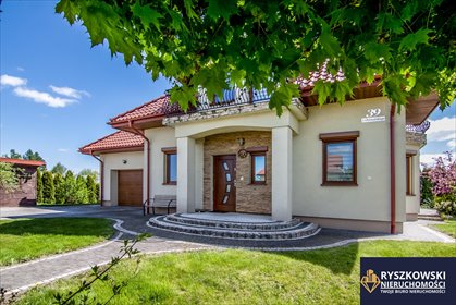 Do sprzedania przestronny dom 189 m² z garażem w spokojnej okolicy Zamościa dom Zamość