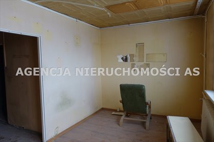 Mieszkanie do remontu z balkonem, 35 m² w Jędrzejowie. mieszkanie Jędrzejów