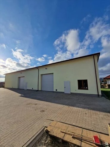 Nowoczesny magazyn 300 m2 z zapleczem socjalnym i dwoma bramami magazyn Lesznowola, Lesznowola