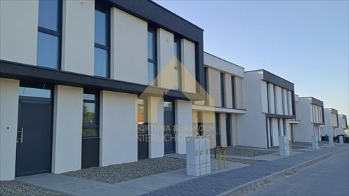 Nowoczesny dom z dużymi przeszkleniami, ogród i parking dom Mikołów, Młyńska