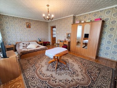 Przestronny dom 322 m² z potencjałem na 6 pokoi w Jarocinie dom Jarocin