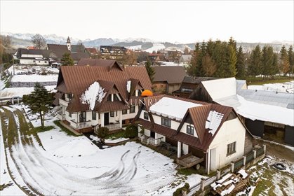 Inwestycyjna willa z basenem w Cichym – 800 m² powierzchni dom Ciche