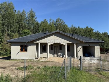 Nowoczesny dom parterowy 108m2 z garażem w Józefowie dom Józefowo, Akacjowa