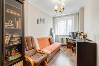 3-pokojowe mieszkanie do remontu z balkonem i piwnicami. mieszkanie Zabrze, św. Barbary