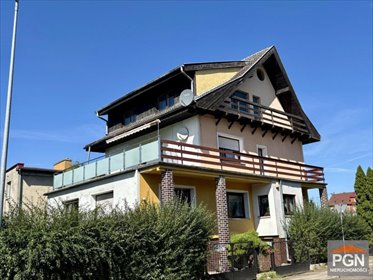 Do sprzedania przestronny dom 250 m² z garażami i dużym tarasem dom Gryfice, Łąkowa