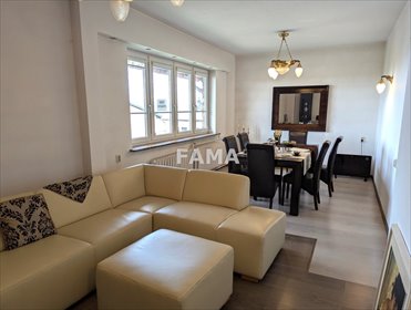 Dom 118,74 m2 z garażem, balkonem i pięknymi balustradami dom Bądkowo