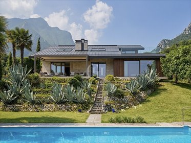 Luksusowa willa z widokiem na Garda (basen, park 5200 m²) dom Toscolano Maderno