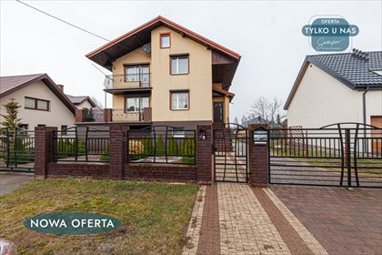 Przestronny dom z garażem, oddzielnym wejściem i dużą piwnicą dom Bełchatów, Wielkopolska