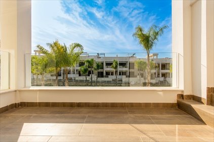 Nowoczesne bungalow z panoramicznym widokiem na słoneczną lagunę dom Torrevieja, Costa Blanca