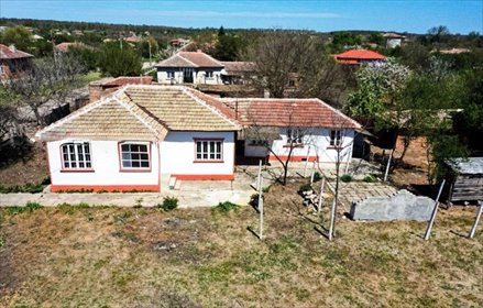 Przestronny dom z ogrodem i garażem, 25 min od morza dom Durankulak, Durankulak