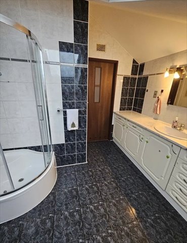 Urokliwe poddasze z antresolą, 80 m², odświeżone mieszkanie Nowa Iwiczna