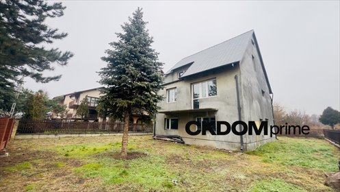Przestronny dom do wykończenia z dużym potencjałem w Staszowie dom Staszów