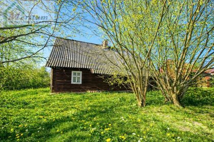 Urokliwy drewniany dom z dużym potencjałem inwestycyjnym dom Kobylany