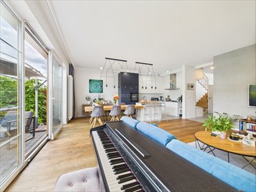 Przestronny dom 260 m² z ogrodem i garażem w Józefosławiu dom Józefosław, Victorii