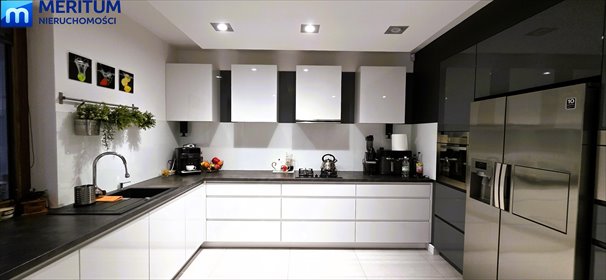 Przestronny dom z kominkiem i dużą działką w Brwinowie dom Brwinów