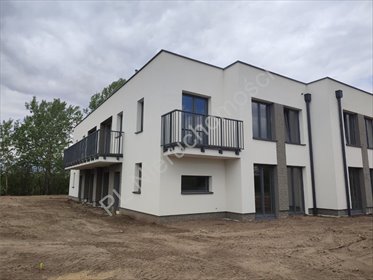 Przestronny dom z garażem, 4 sypialnie, nowoczesny design dom Chrzanów Mały